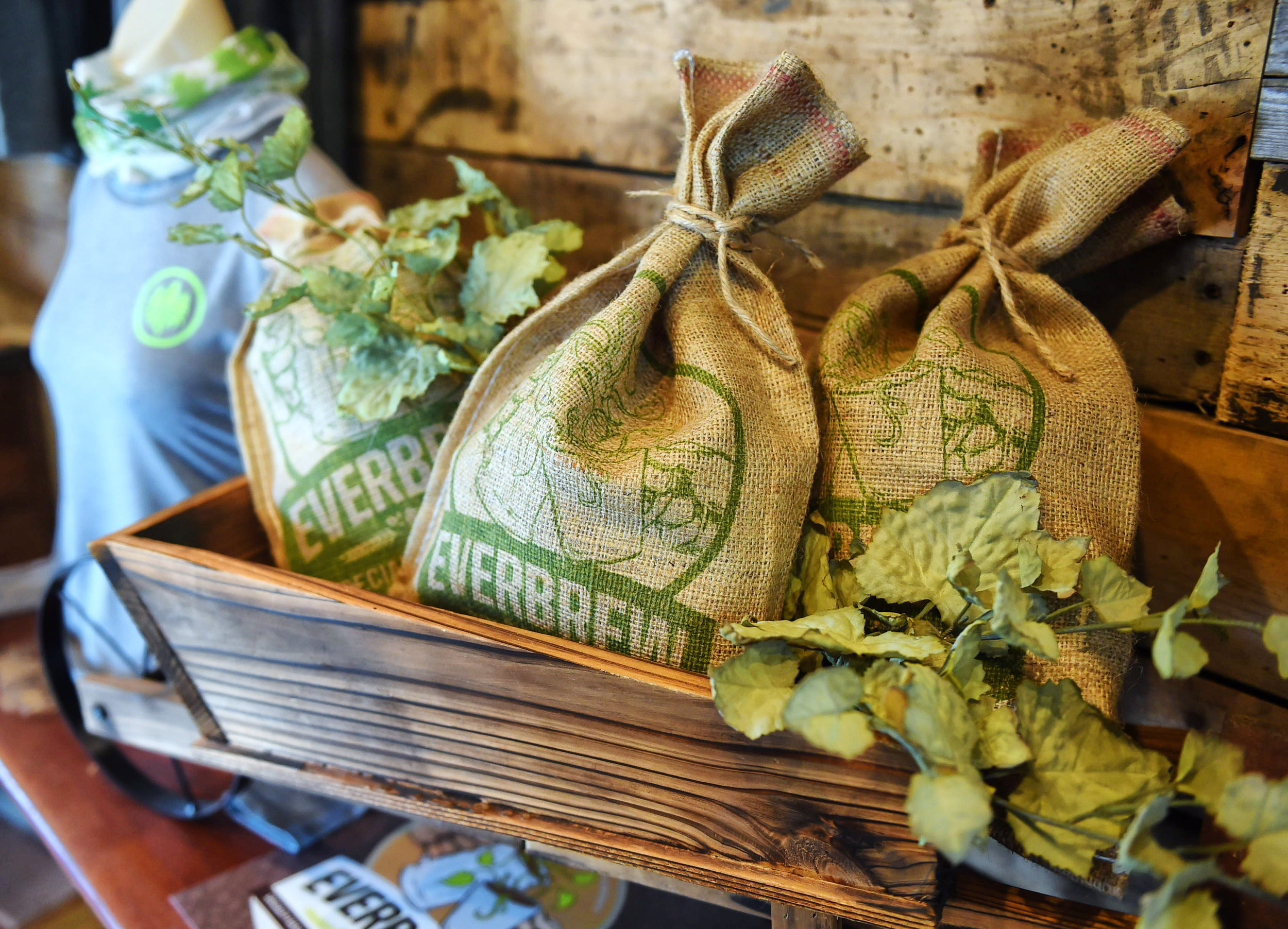 EVERARBOR_PHOTOS + BRANDING_KB012.jpg