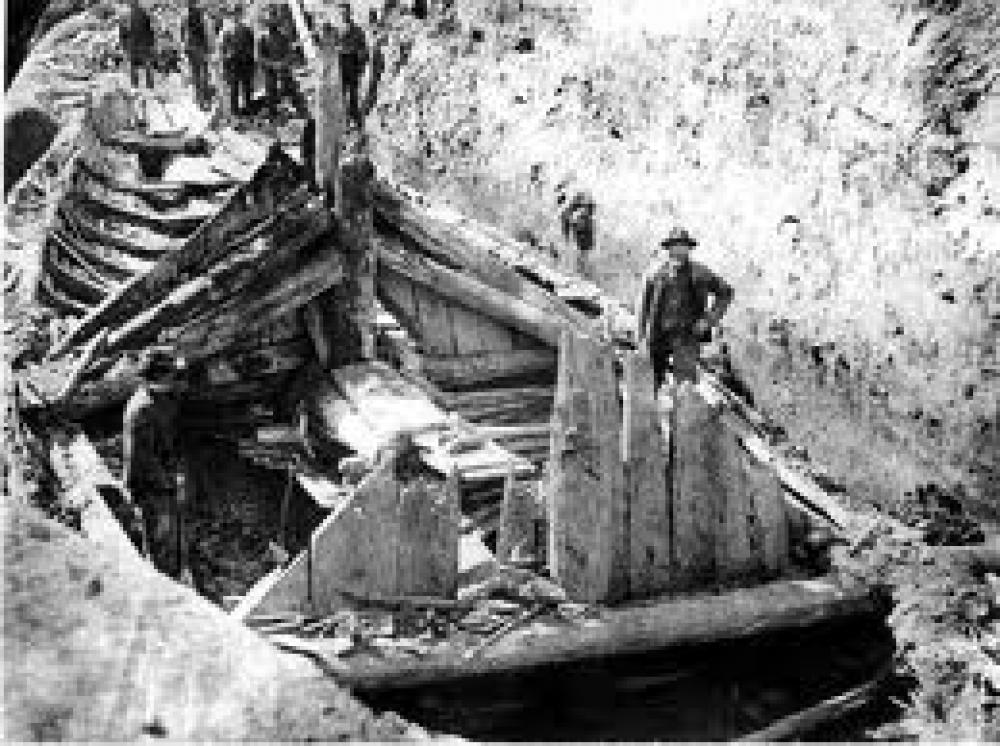 Utgraving av Gokstadskipet i 1880-årene
