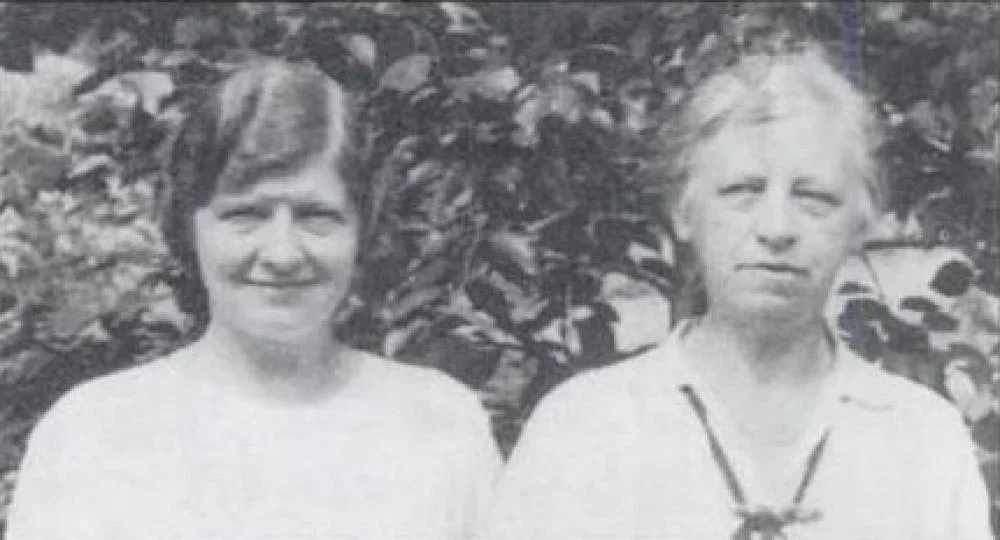 Johanna Sørensen (t.v.) og Johanna Schubarth på bahá'í sommerskole i Esslingen, Tyskland i 1936