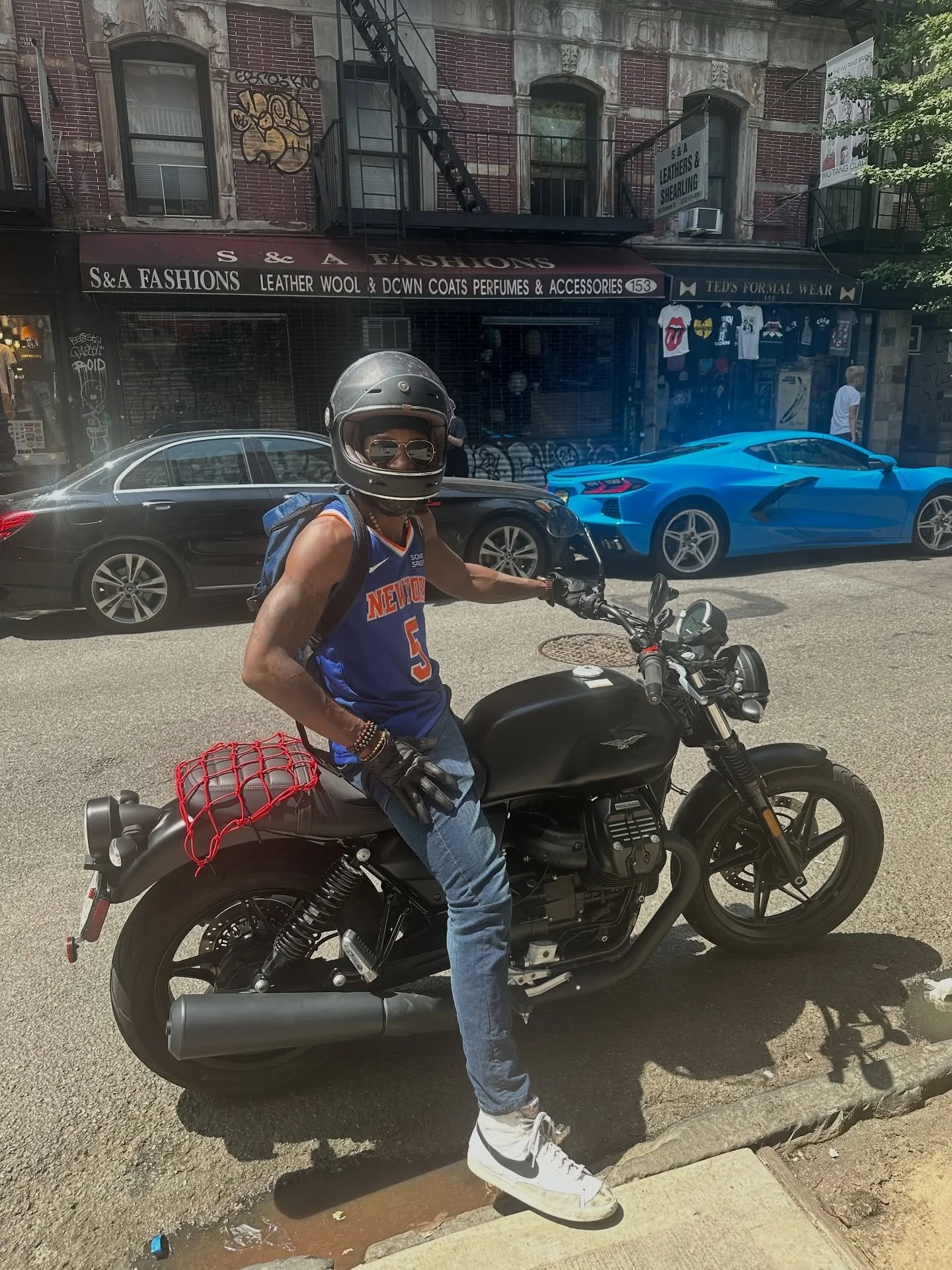 #tht to the first month having this here pretty ass bike. Slide two is the first time I came outside and some little 💩 went and tipped over my baby like a cow. We good tho.