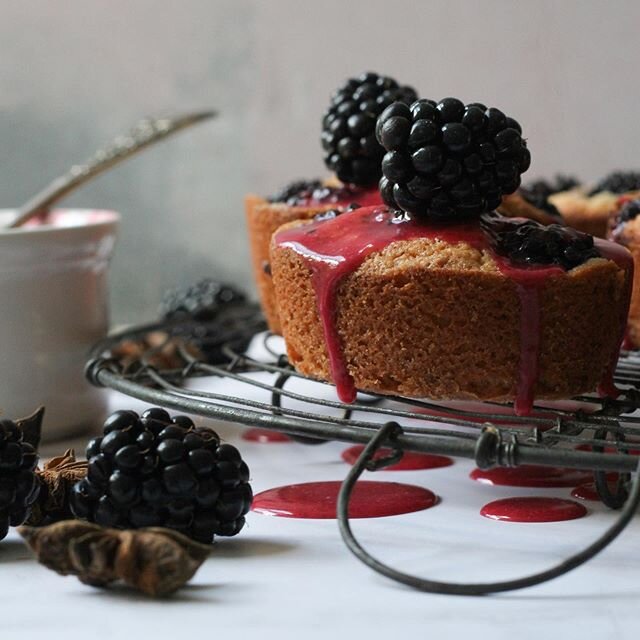 As the rain and clouds returned to our skies this weekend, we&rsquo;ve been looking for comforting lockdown treats. These Blackberry &amp; Star Anise Friands, dripping with sticky blackberry juice icing are the perfect choice 💗 The recipe is from Sw