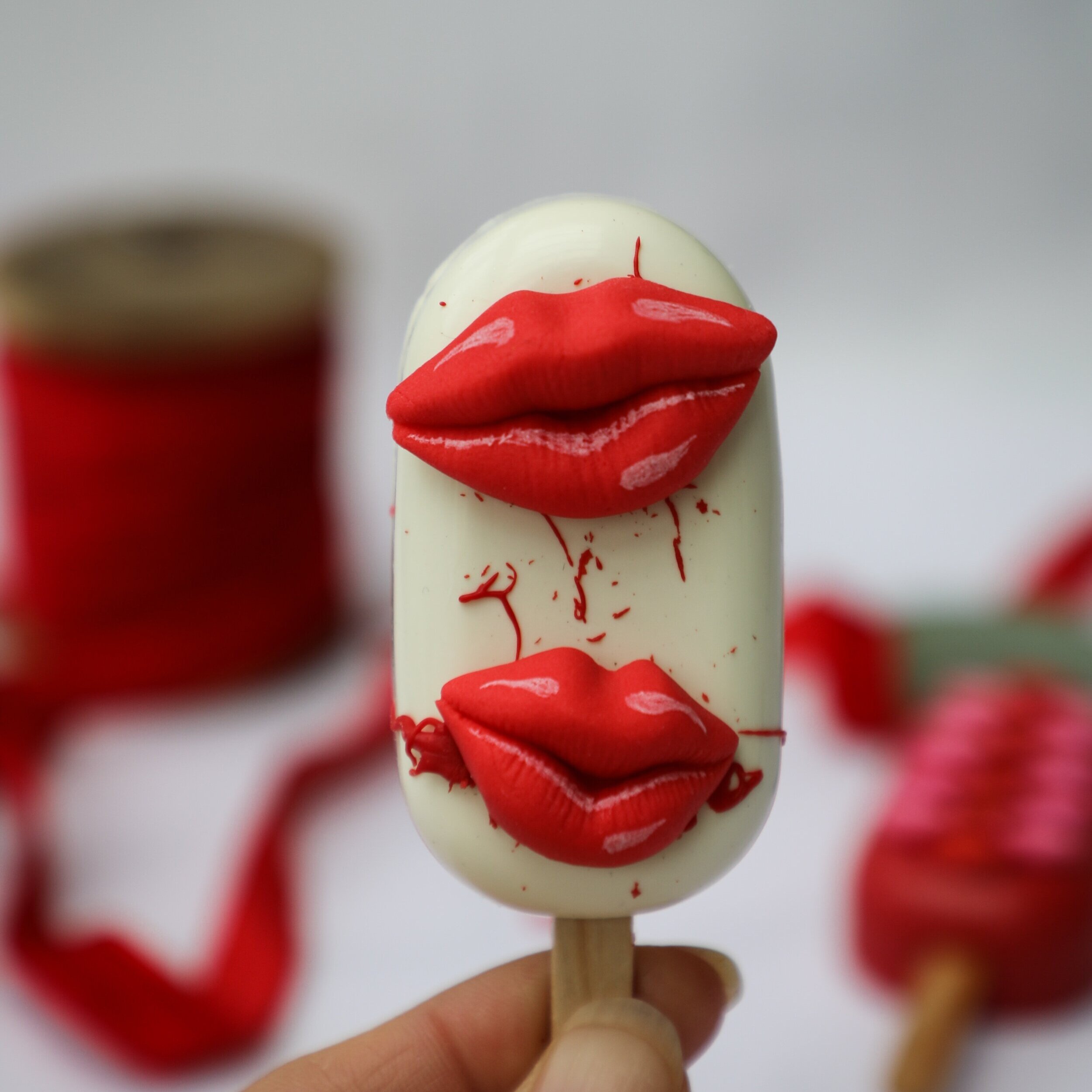 Cake+Popsicles_Valentines+Lips.jpg