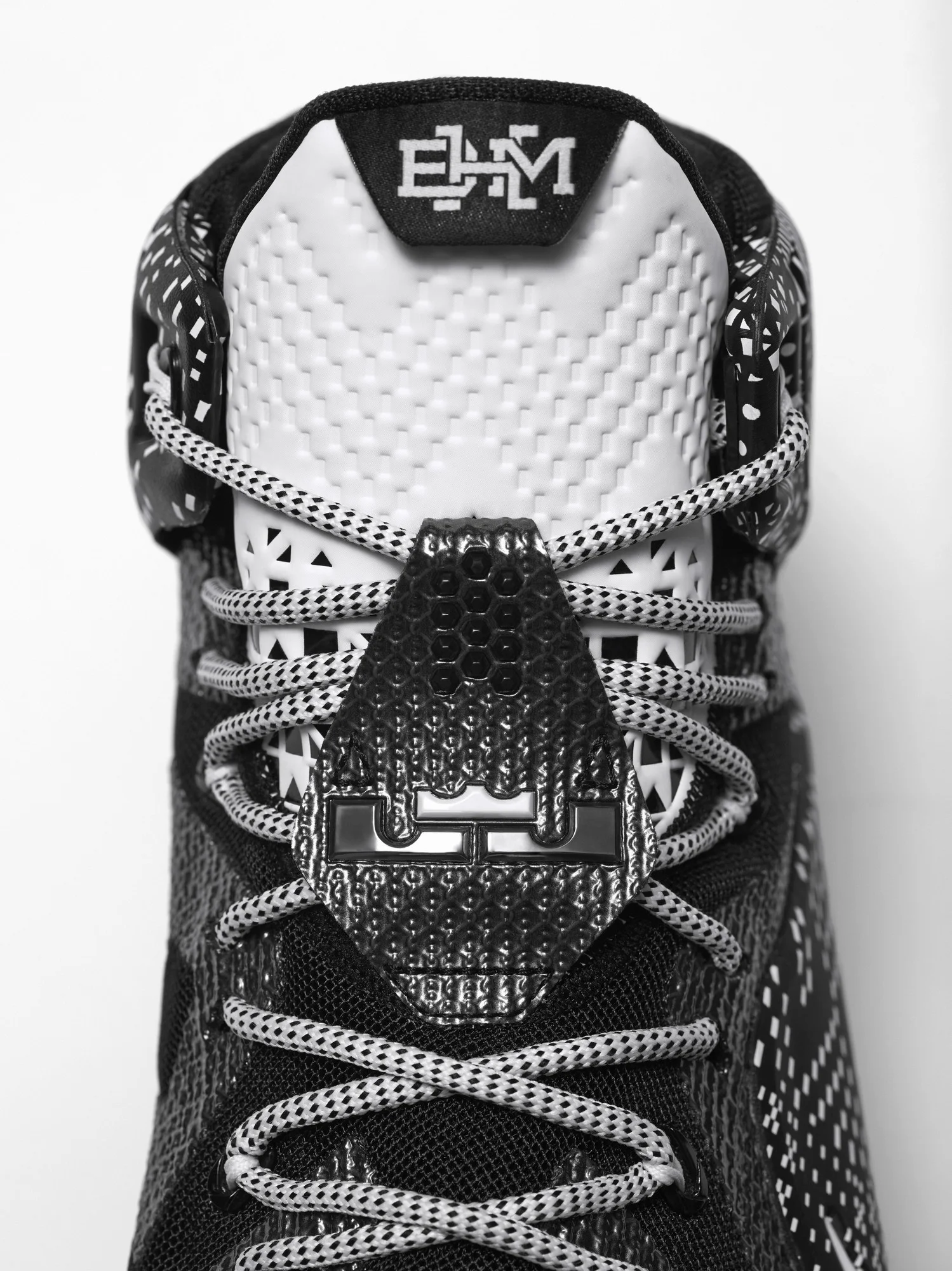 Nike_SP15_BHM_FTWR_LBJ_DET_Final_36519.jpg