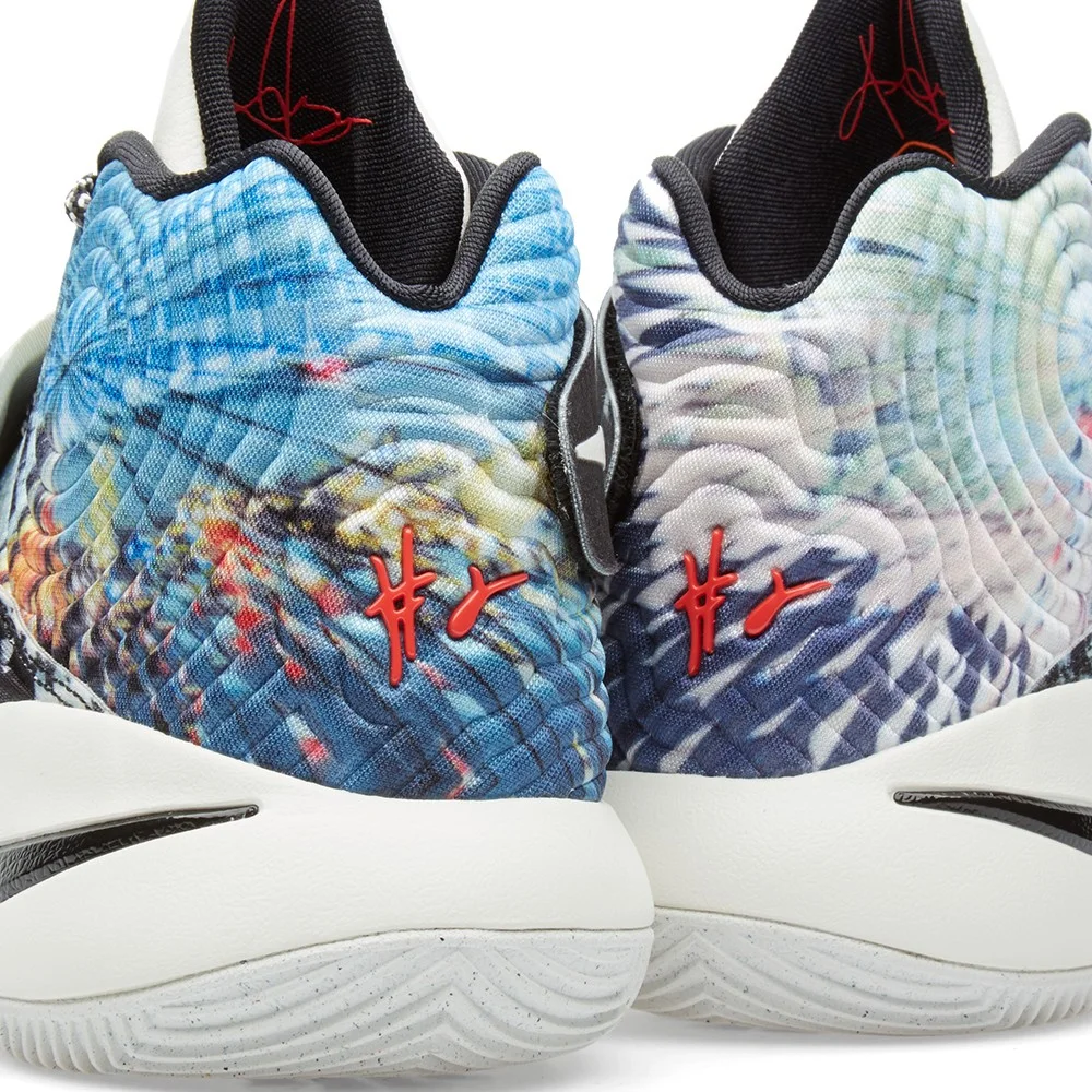 15-12-2015_nike_kyrie2effect_-multicolour_black_sail_6_sp.jpg