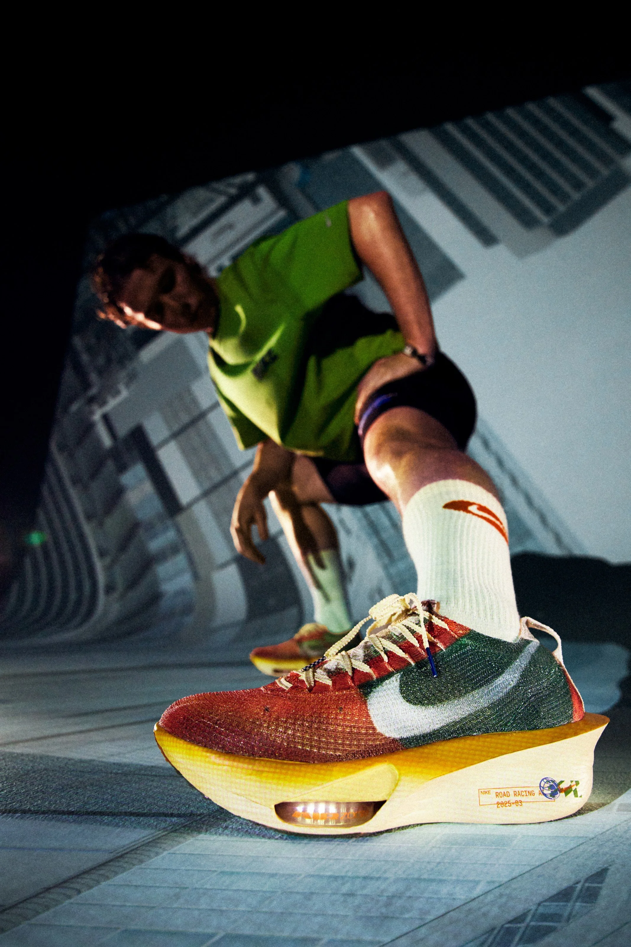 008_fa25-running-apla-nirt-still-essence-4967.jpg