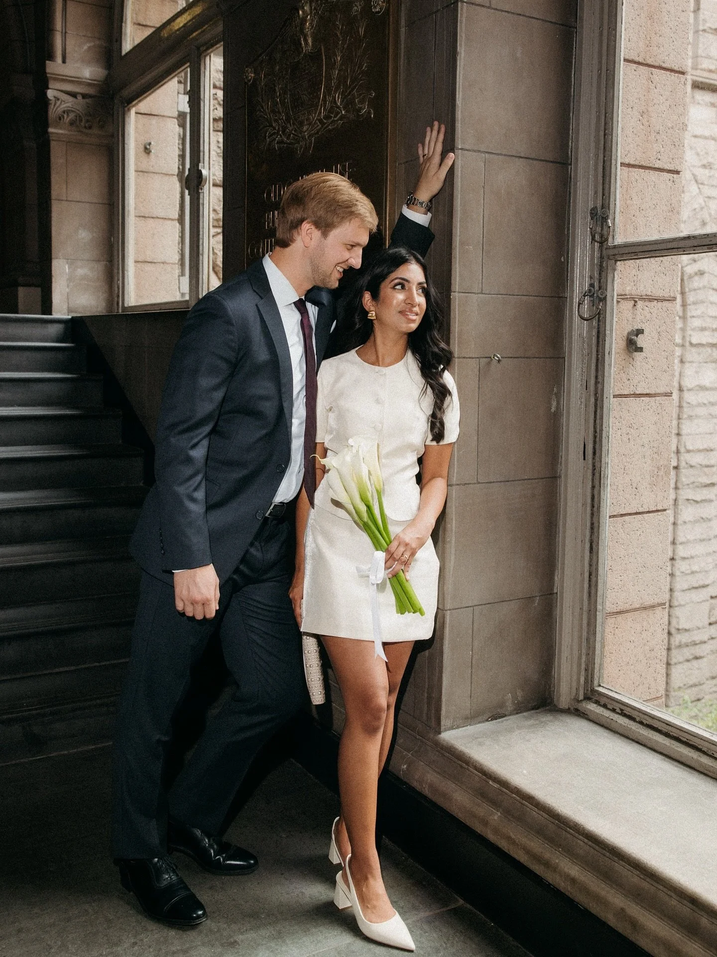 There&rsquo;s something so intimate and meaningful about a courthouse elopement 🤍 Being invited into that sacred space with your closest family and friends is never lost on me. As your wedding photographer, I don&rsquo;t just show up with a camera&m