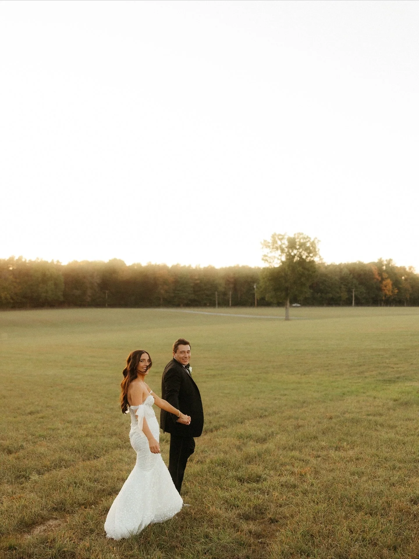 Your wedding day will fly by &mdash; the laughter, the happy tears, the quiet in-between moments you don&rsquo;t even realize are happening. Photos let you hold on to the memories you can&rsquo;t relive, but never want to forget.
.
.
#tylernormanphot