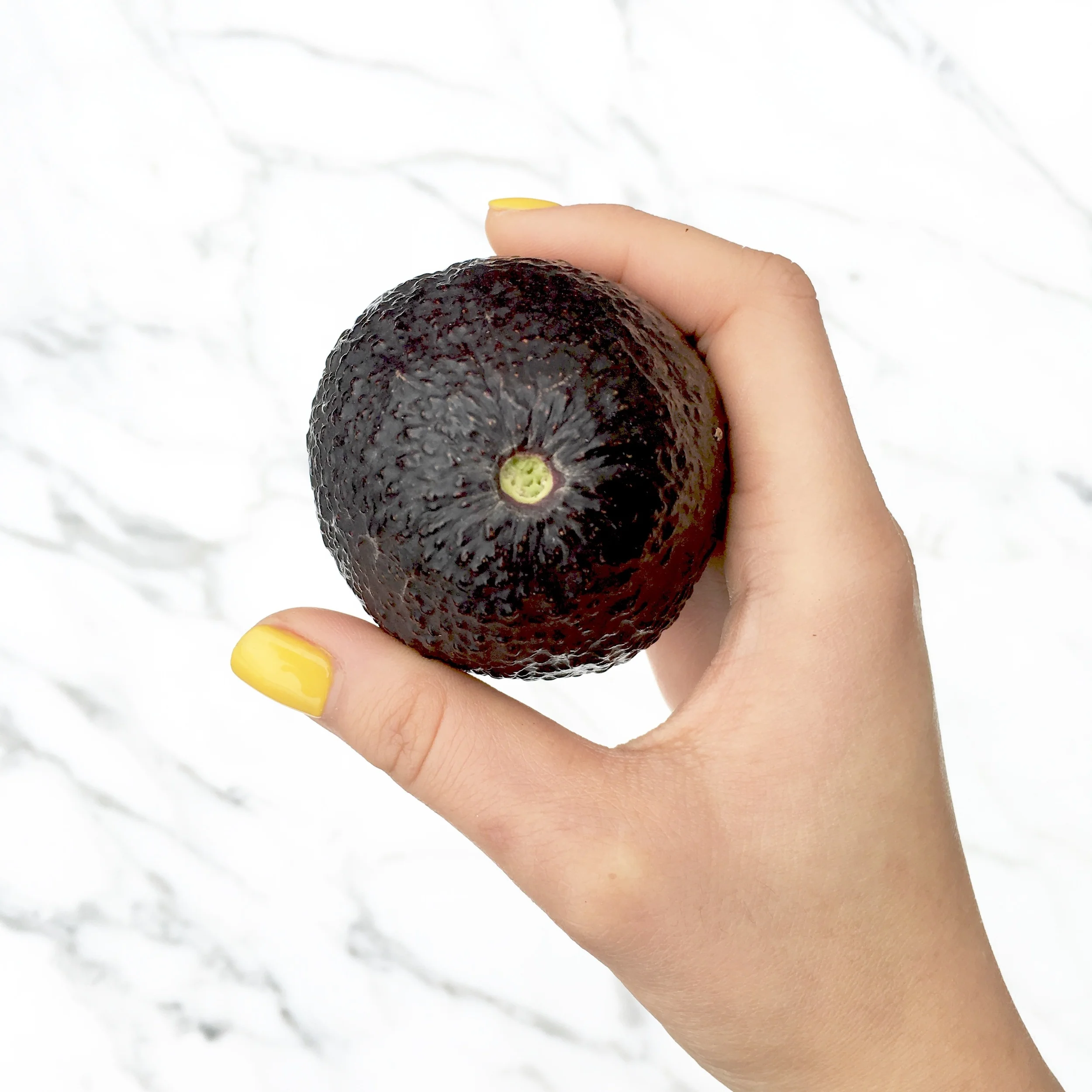 STEM OFF WHEN READY TO EAT. GREEN INDICATES A RIPE AVO. 