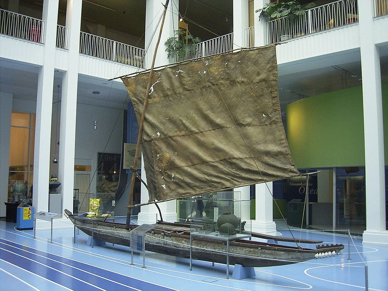 Built by Motu, admiralty Islands end of 19 C..JPG