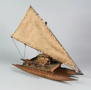  New-Caledonia double hulled sailing canoe model. Museum of New-Zealand.  This type canoe is a near replication of the Fijian Drua adopted by the the Tongans.  They were apparently introduced to the Iles of Pine by visitors from Tonga neighboring isl