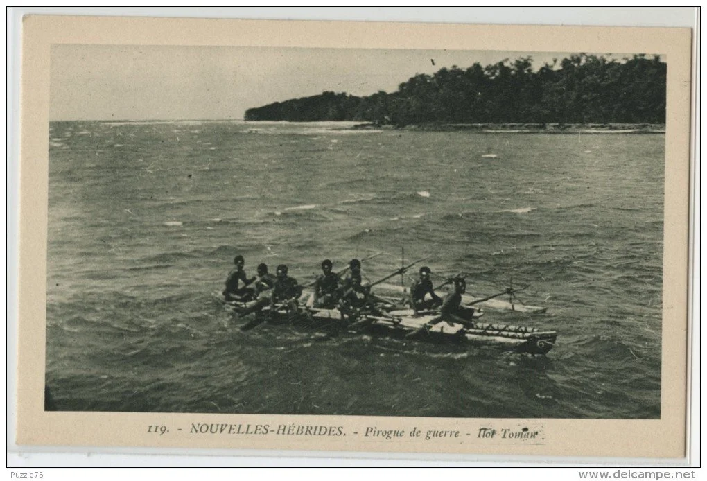 Vanuatu war canoe.jpg