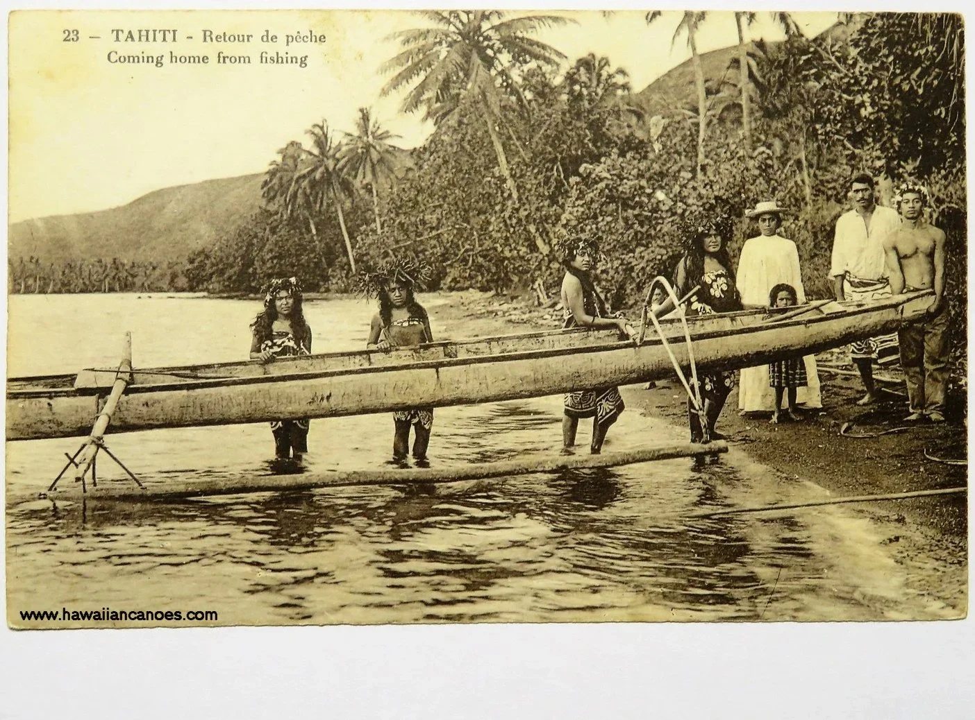  Early twenty century photo of a Tahitian racing canoe. Note the two different types of attachment iako to ama. 