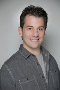 Jason Tac Headshot.jpg