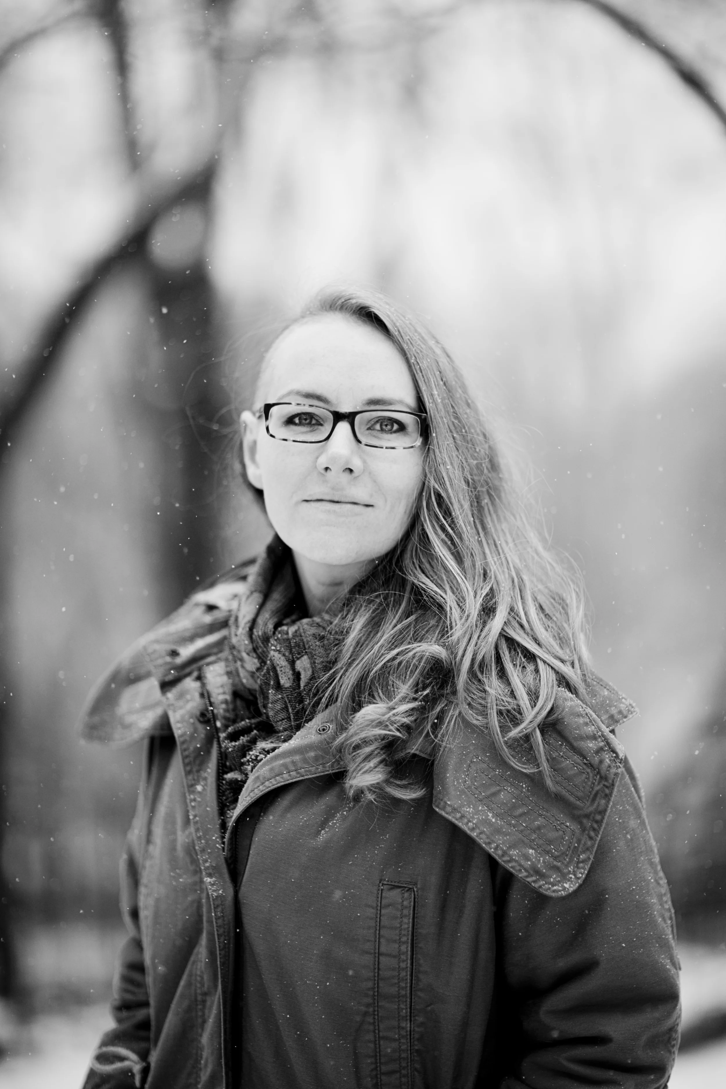 Jen Hull 22 bw.jpg