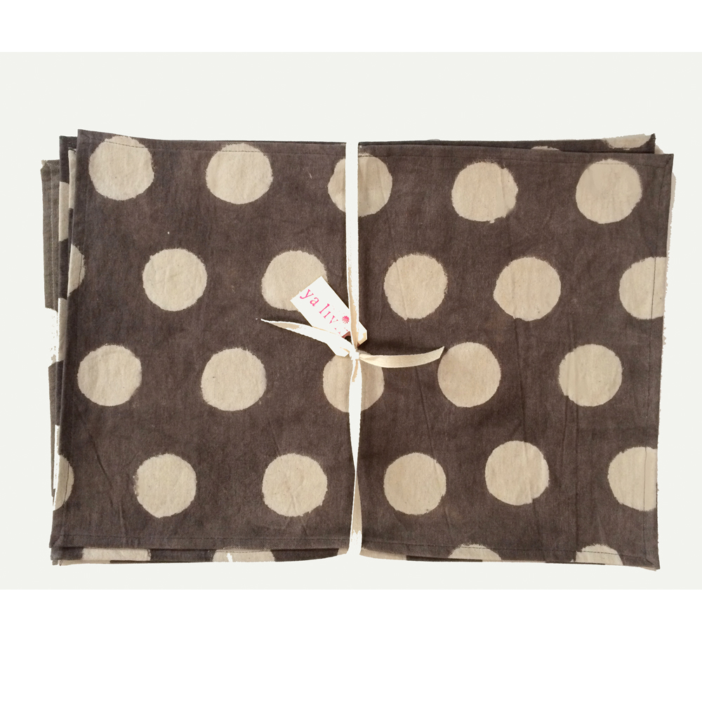 Gray polkadot mats for square.jpg