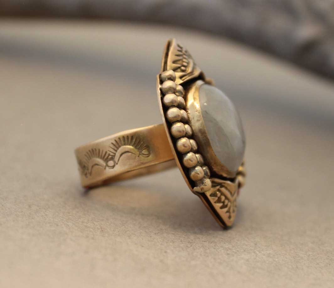 moonstone-gold-ring-side.jpg