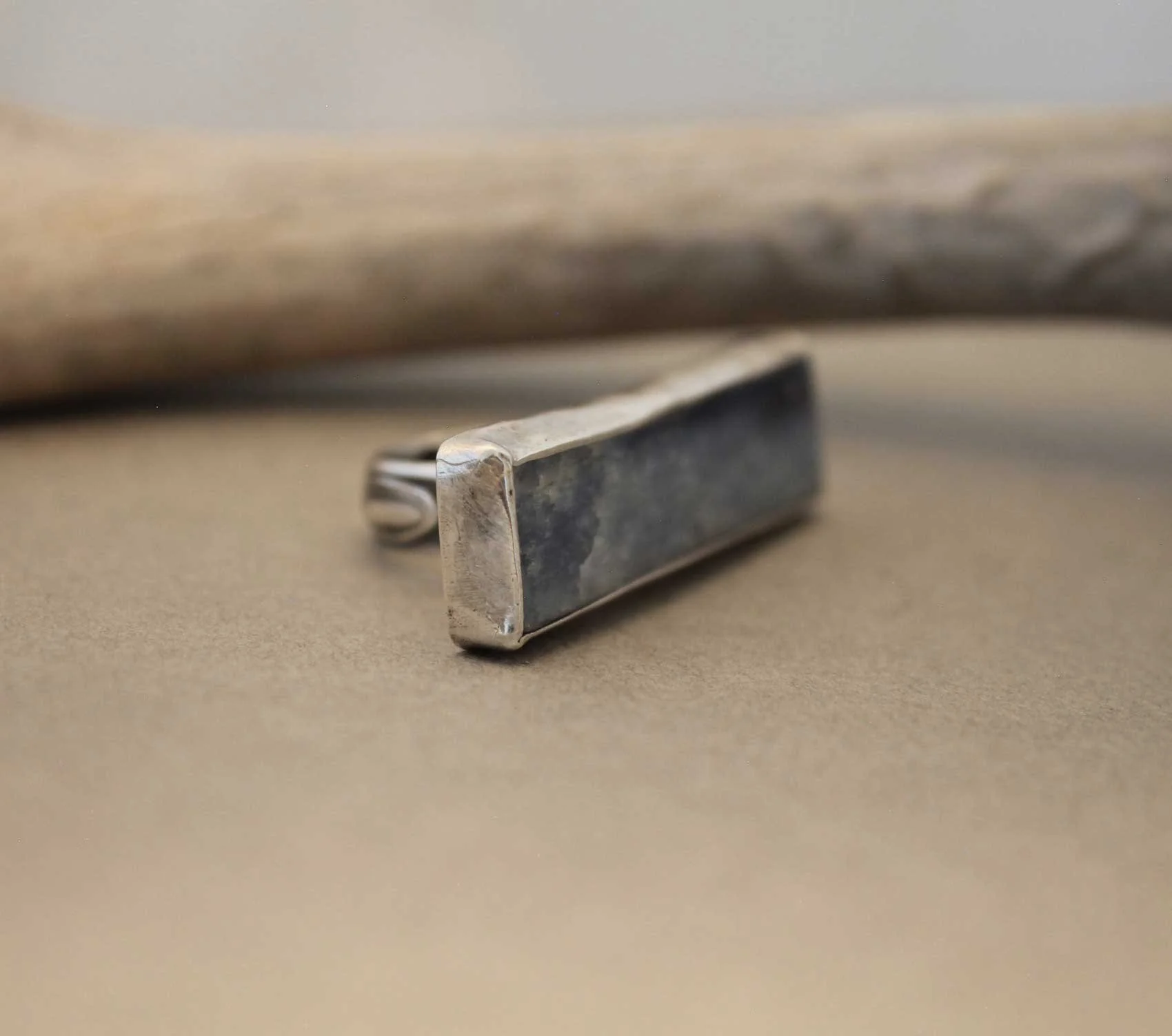 kyanite-ring-side.jpg