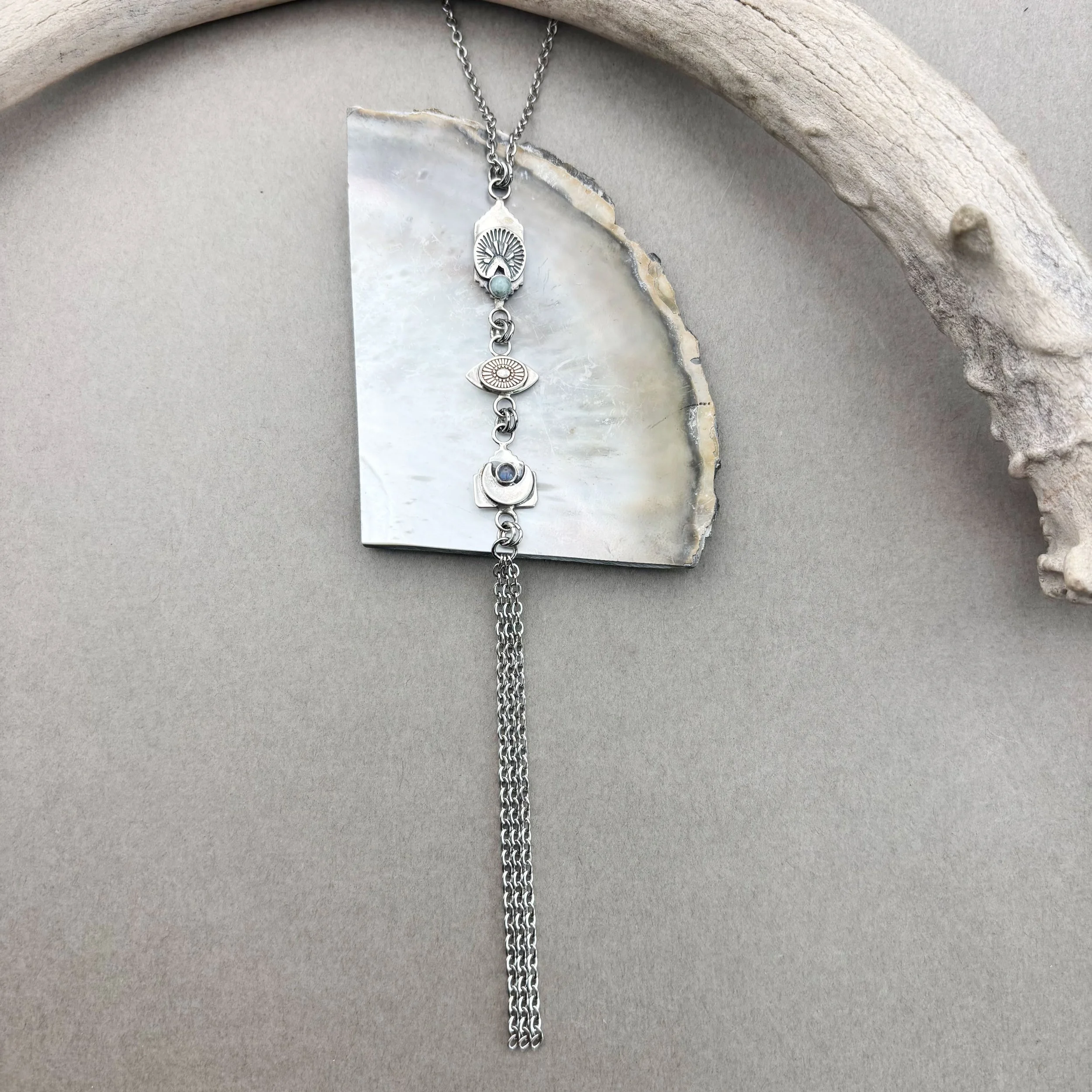 Meadow-anthology-other-necklace-shell-silver.jpg