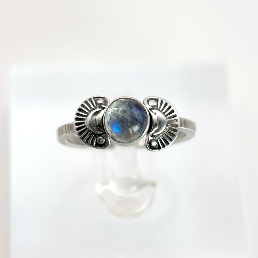 Bloom-ring-silver-front.jpg