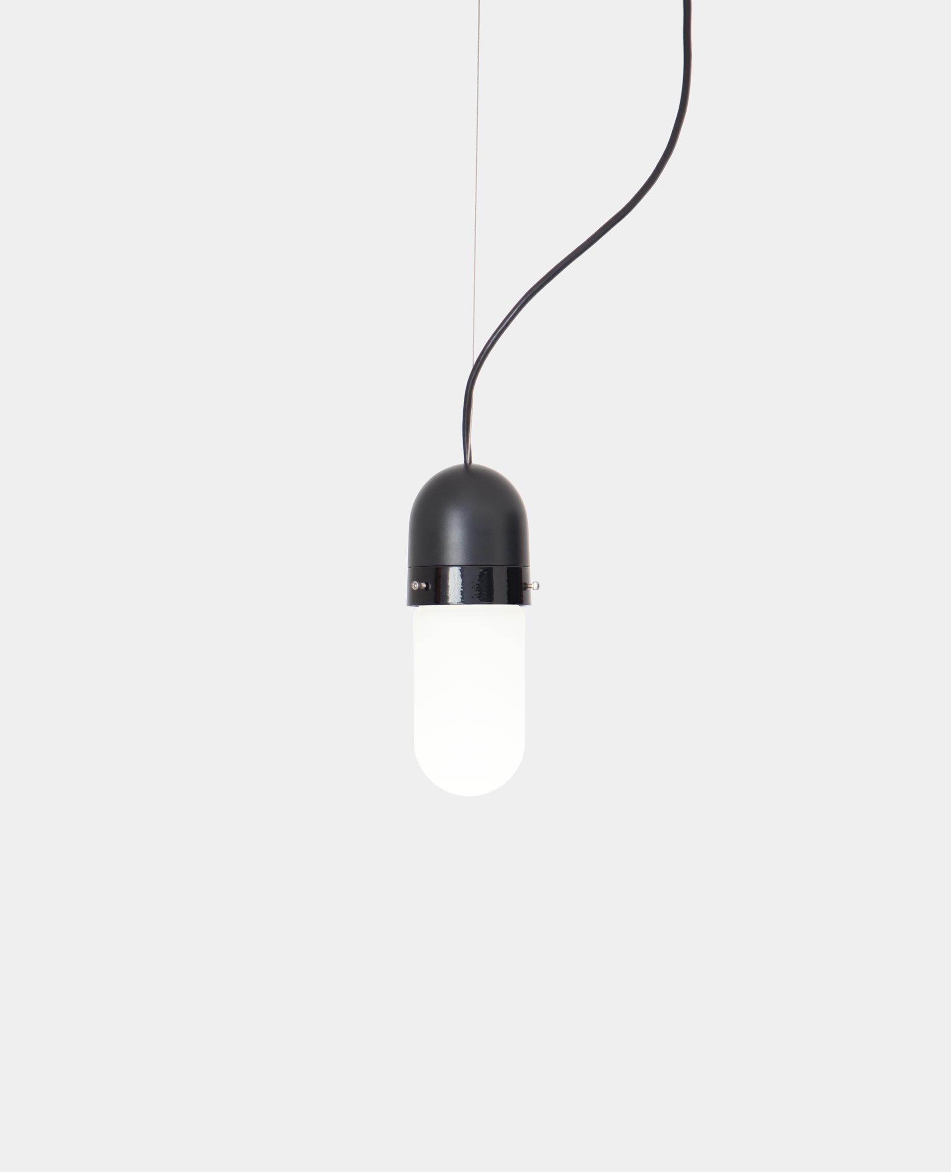Well Light Pill - Matte Black / Gloss Black