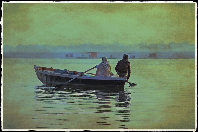 Ganges Rower in White