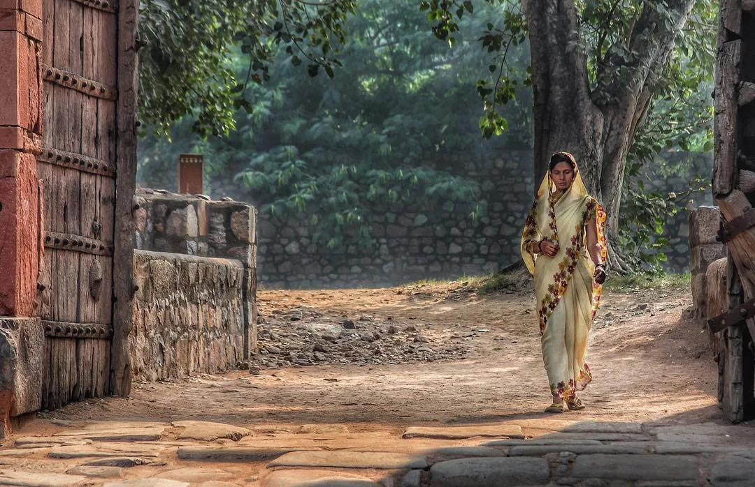 Woman in Yellow Sari, Humayan's Tomb