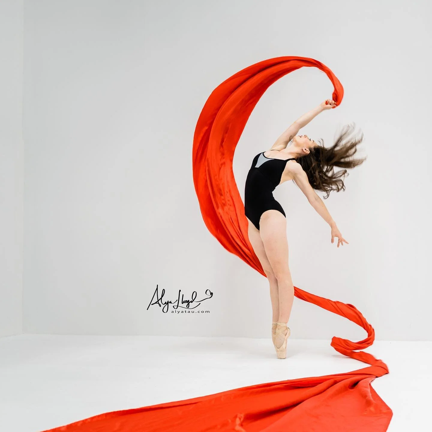 Meet Colleen, the graceful ballerina whose every move is a work of art. She effortlessly creates a mesmerizing shape that leaves us in awe. Captured beautifully by Alyatau Photography. 

#Ballerina #Dance #Graceful #RedCloth #AlyatauPhotography #Arti