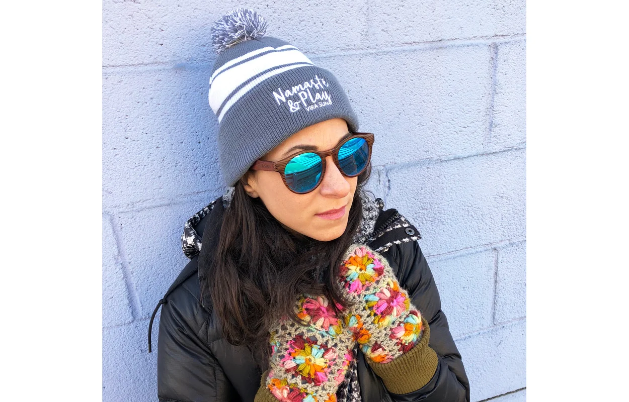VIRA SUN | Namasté and Play Beanie - Grey / White