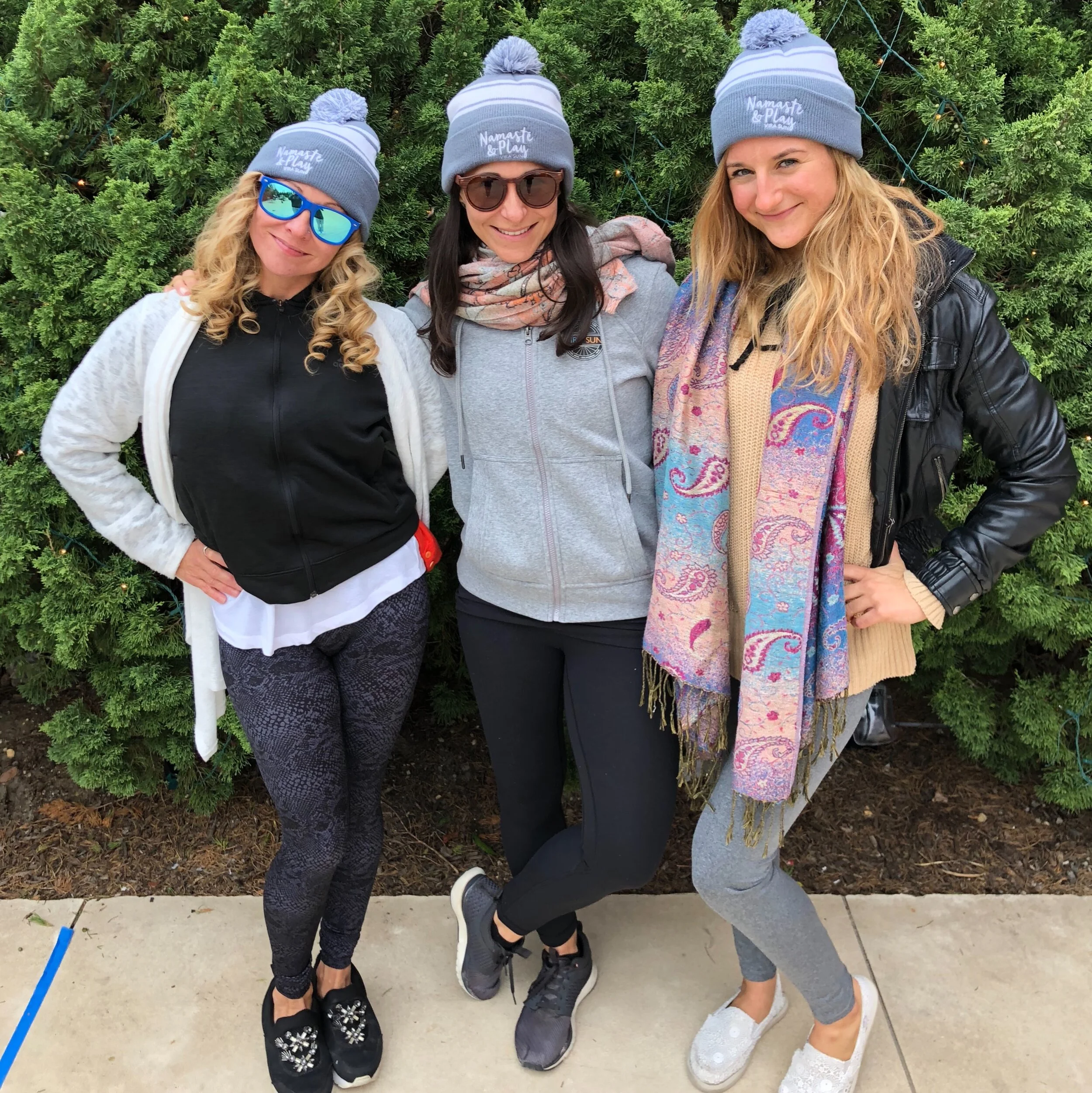 VIRA SUN | Namasté and Play Beanie - Grey / White
