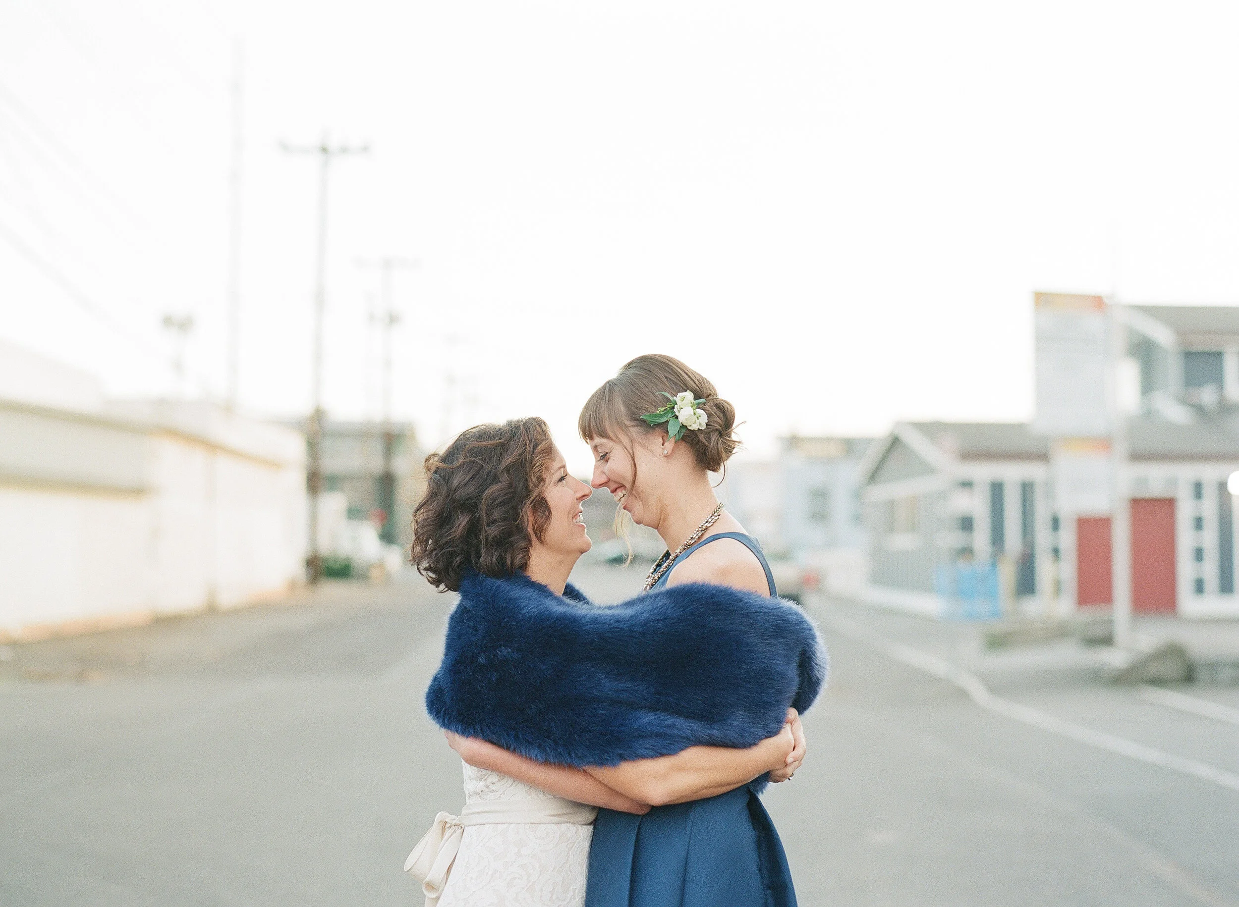 sublimestems.com-Metropolist-Urban-Modern-Wedding-Brides-Florist-Katie Parra Photography-Sublime Stems_10.jpg