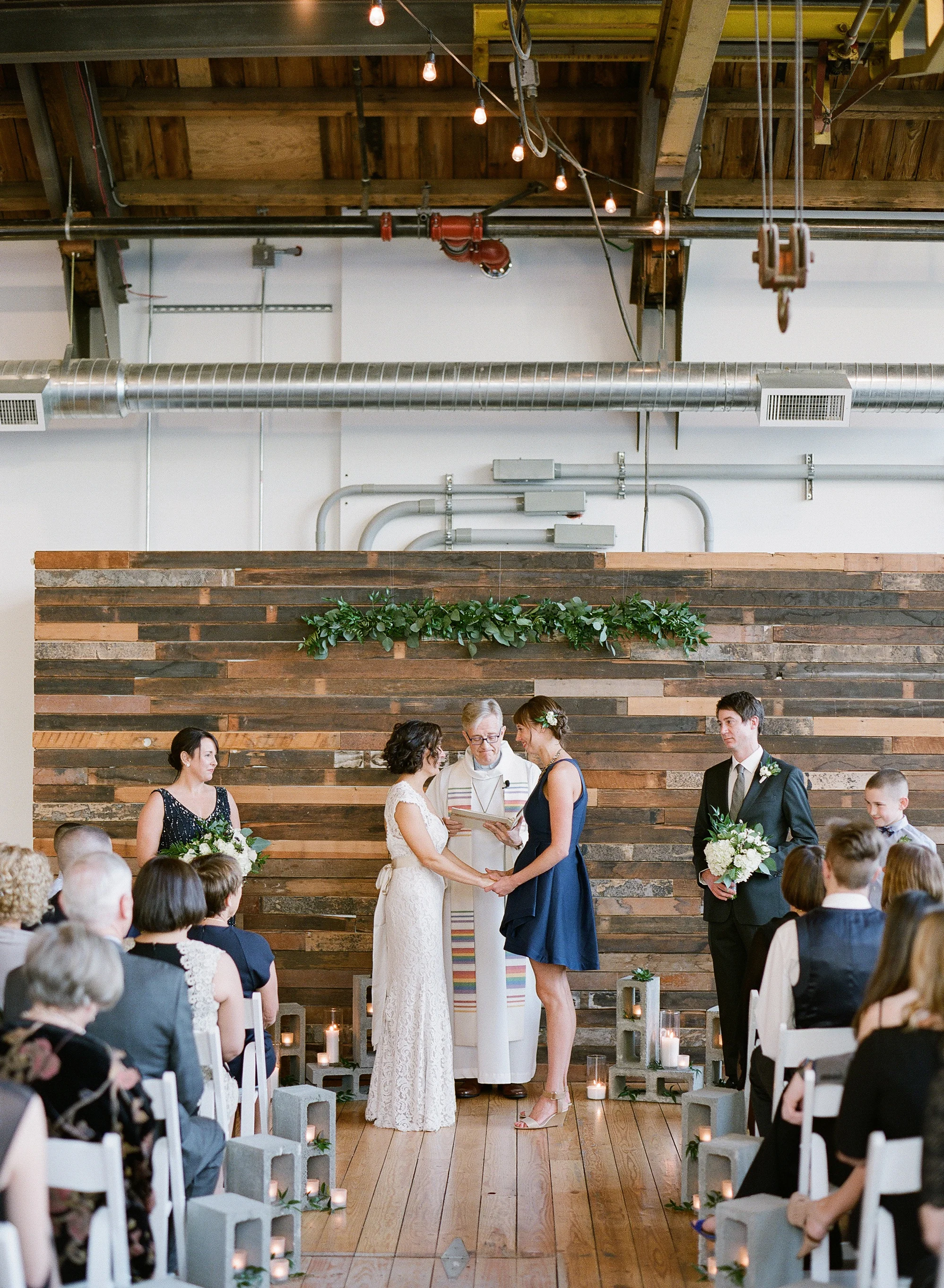 sublimestems.com-Metropolist-Urban-Modern-Wedding-Brides-Florist-Katie Parra Photography-Sublime Stems_6.jpg
