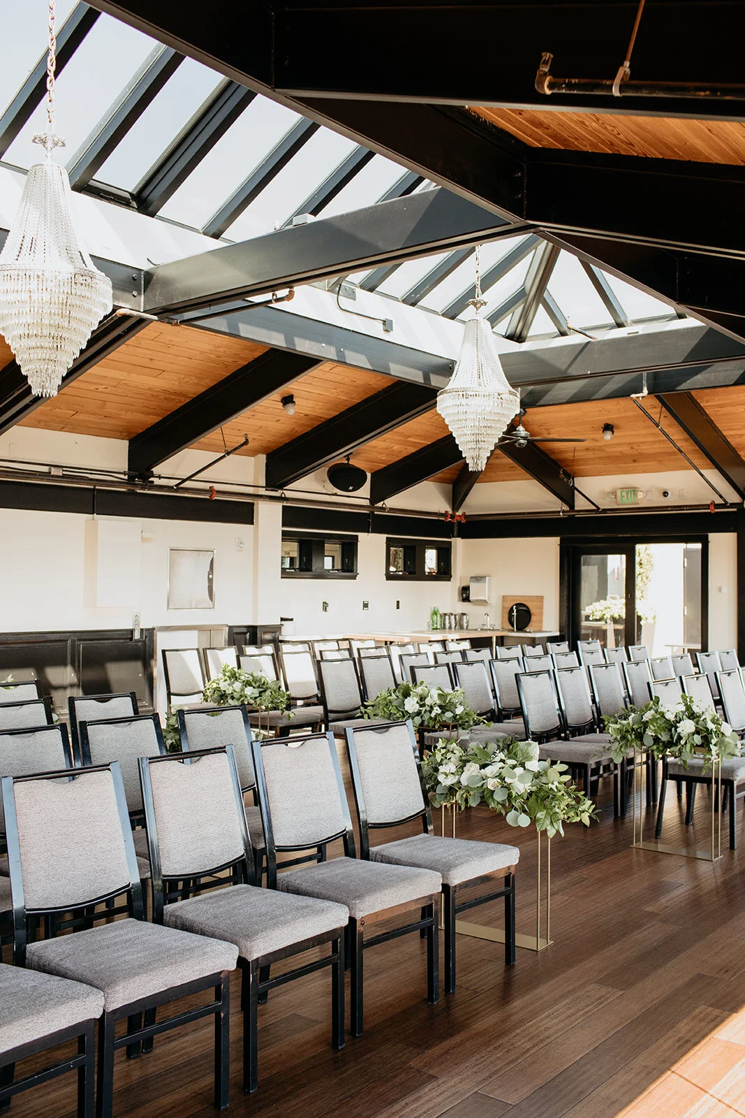 Sublime Stems | Justin Worrell Photography | Olympic Rooftop Pavillion | Wedding Wise