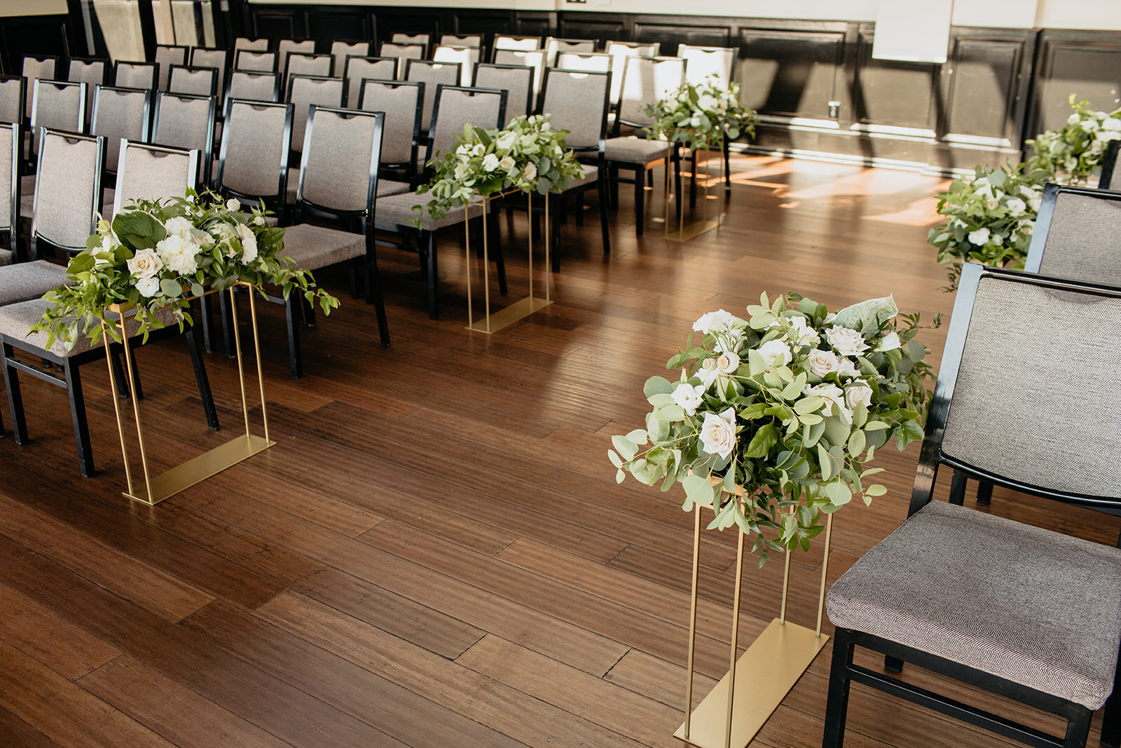 Sublime Stems | Justin Worrell Photography | Olympic Rooftop Pavillion | Wedding Wise