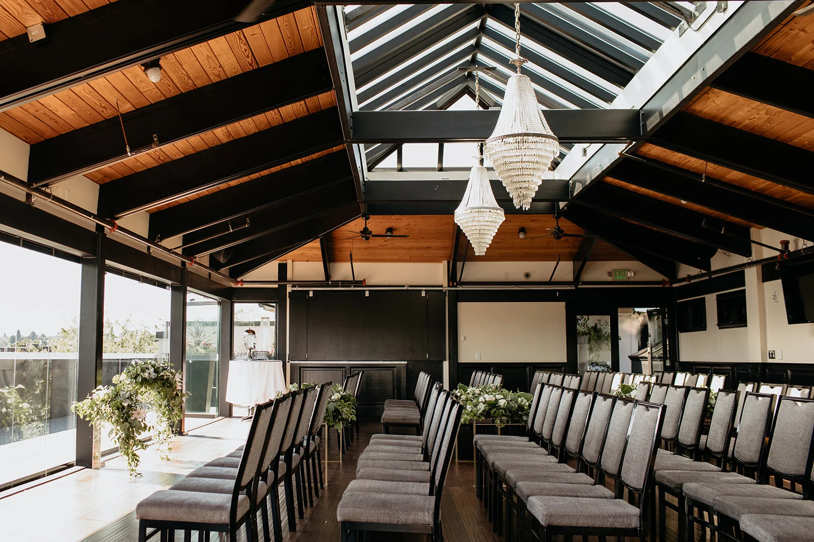 Sublime Stems | Justin Worrell Photography | Olympic Rooftop Pavillion | Wedding Wise