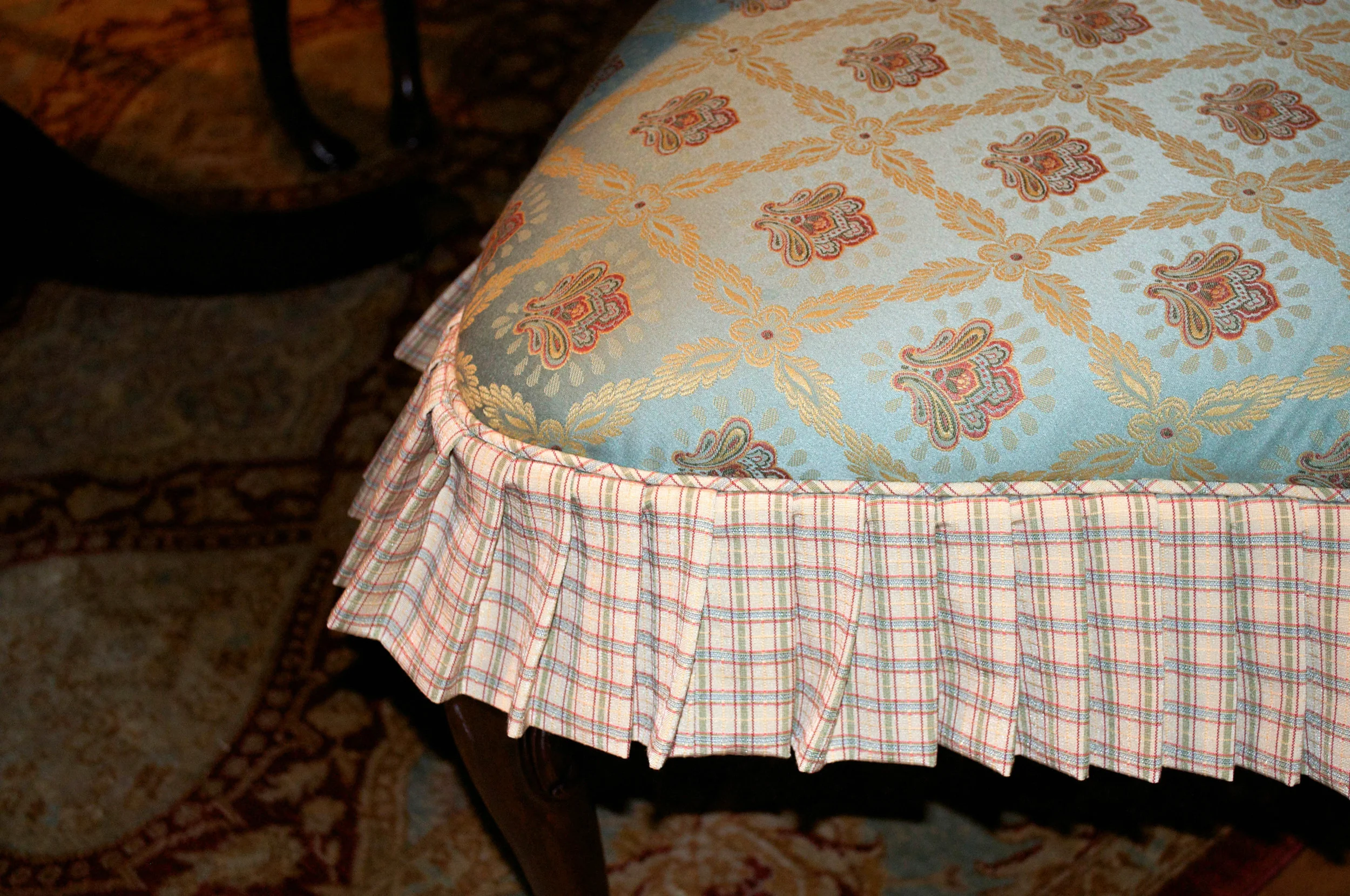 dining room chair detail_0149.jpg