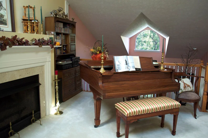 SENSATIONAL-SURROUNDINGS-LOFT.jpg.jpg