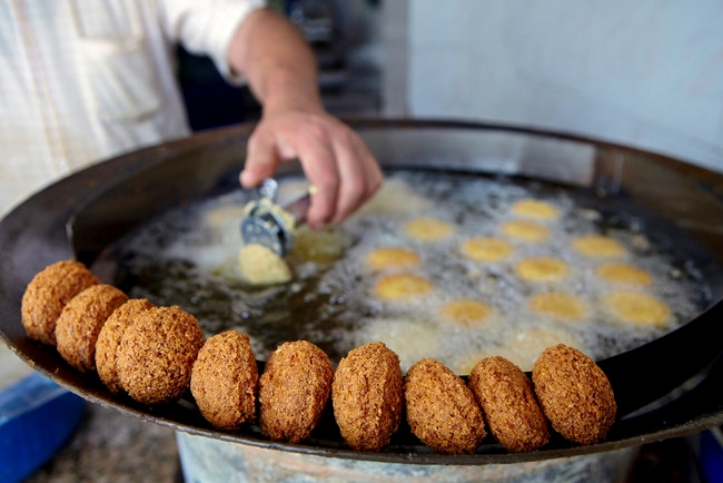 falafel frying.jpg