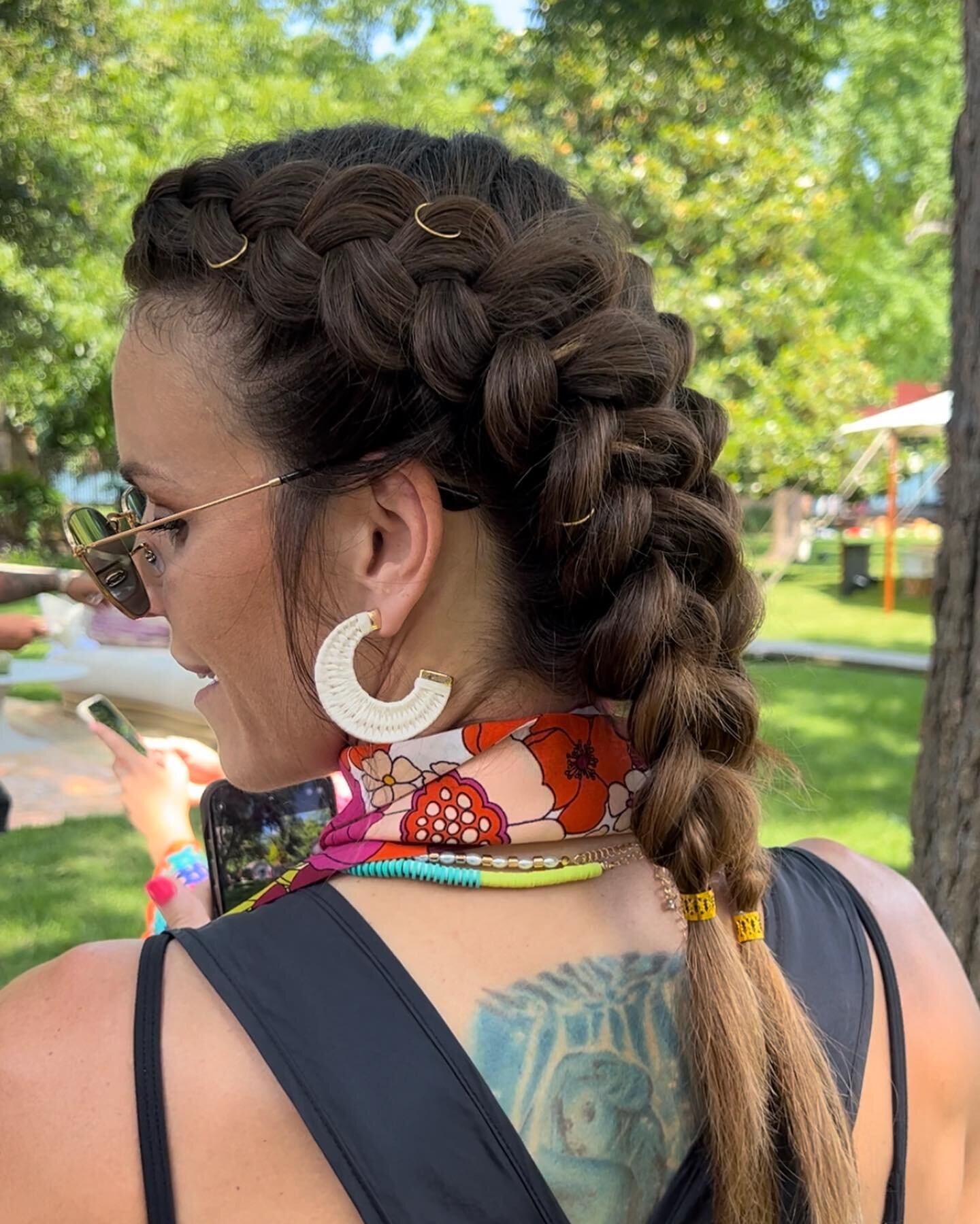 Had an amazing time in Austin being a vendor at the @theechelononlakeaustin music fest. 
Hairstylist team:
@austinscottstyles 
@anqhair 
located out of Houston, Texas
@laurengarciamakeup 
Located in Austin,Texas
.
Contact us for your event!
#braidbar
