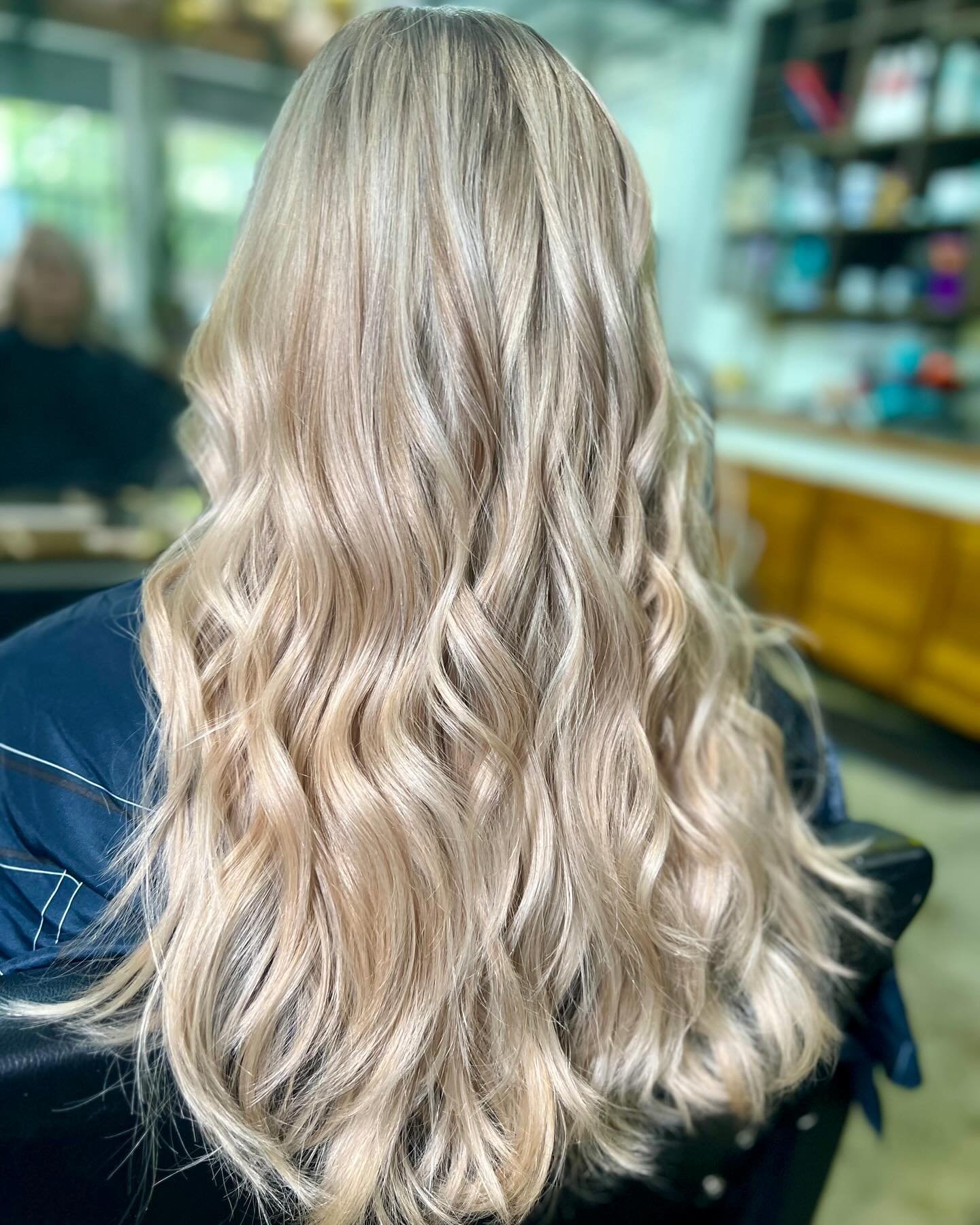 Beautiful blonde by Elissa! 
Elissa specializes in Blondes and lived in color. Check out her IG for more of her work. @the_curls_of_life