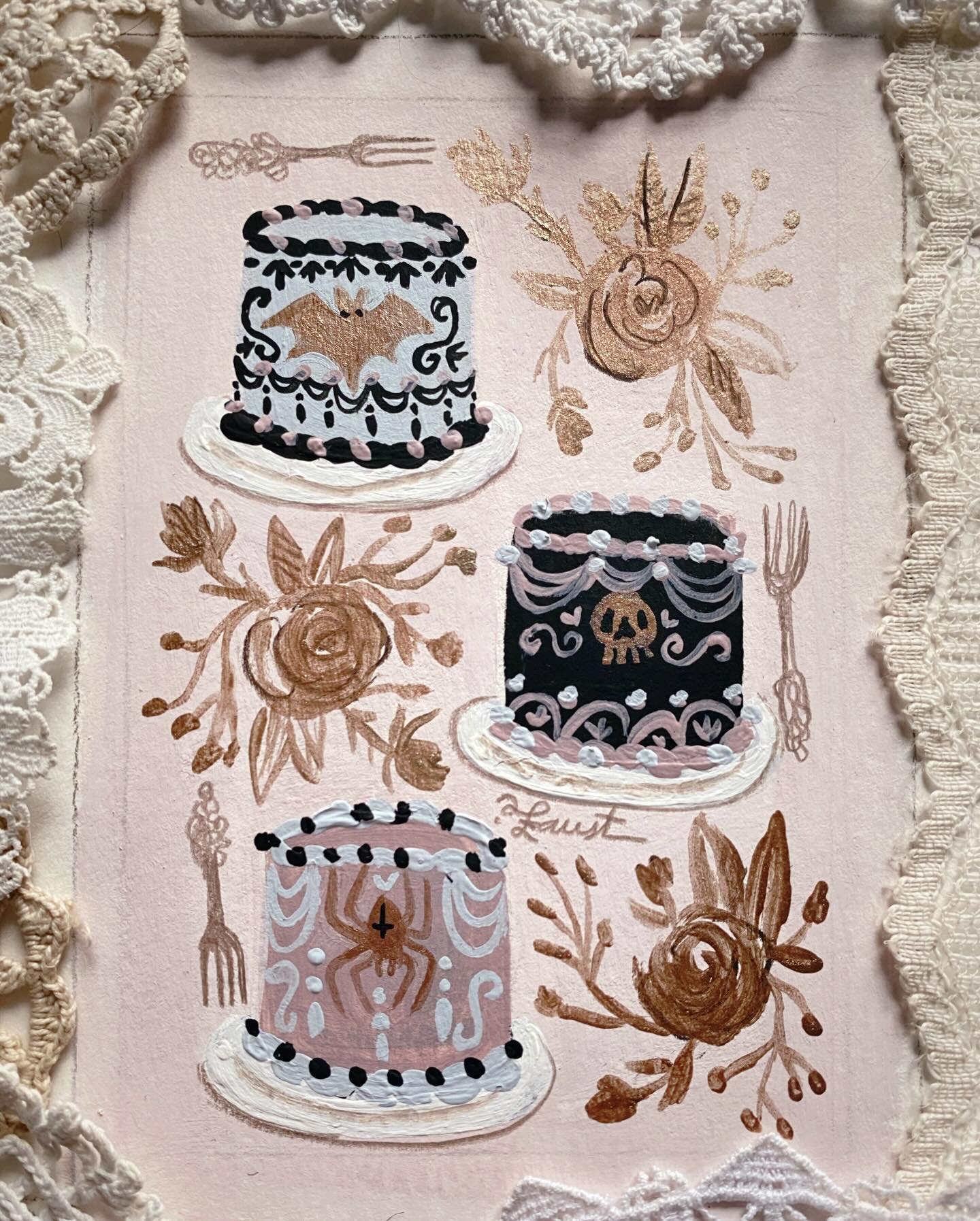 Day 13/14: Harvest✨ I have a fine cake harvest for you today!✨🍰🌾 Fancy little cakes decorated with glimmering spooky details - there&rsquo;s truly nothing better! 🦇💀🕷️🎀🍽️

✨I&rsquo;ve been quite enjoying adding in metallic details lately. Swip