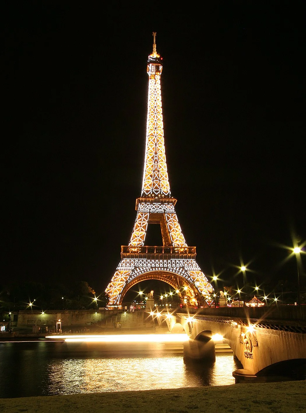 Eiffell_NightWEB.jpg