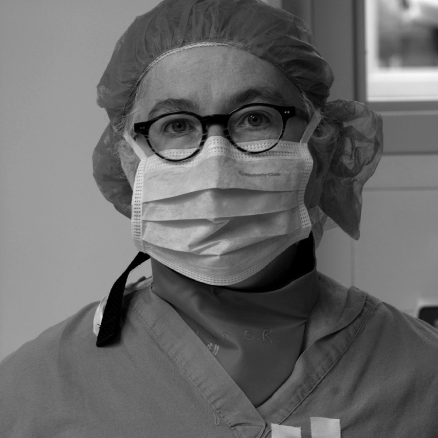 Annie Vinsel’s day job is at a large academic hospital, doing residency troubleshooting and surgical photography. Read her poem, "Tense," which appears in the Fall 2016 issue of Intima.