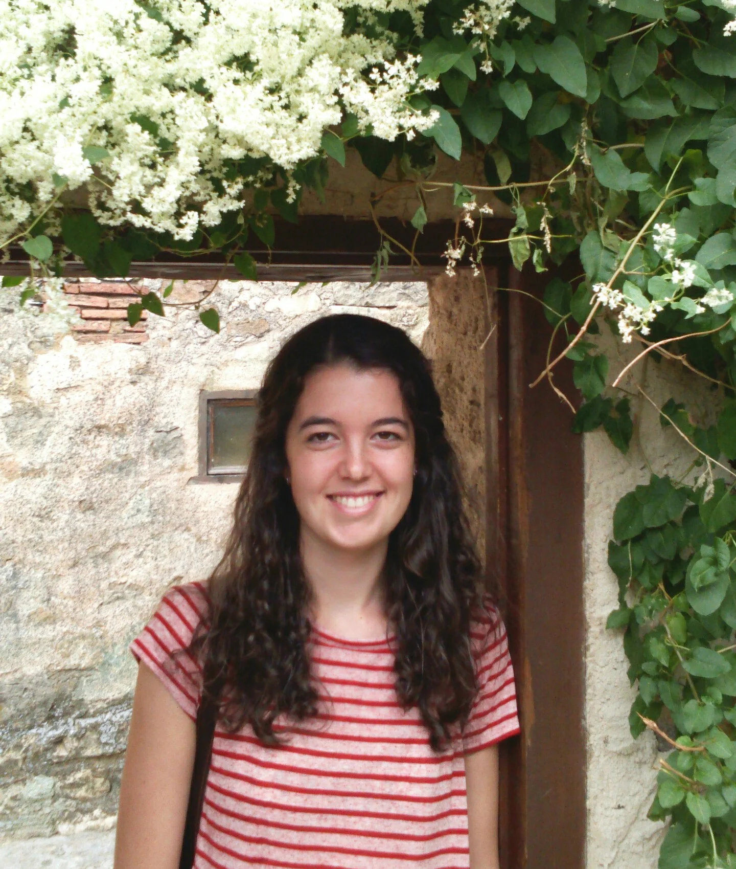 Eugenia G. Amor is currently enrolled on her third year of Medicine at the University of Valladolid (Spain). While she has decided to follow a career in sciences , she believes in the importance of the arts and is passionate about incorporating them into medicine. Her comic "Gray Matter" appears in the Fall 2016 Intima.