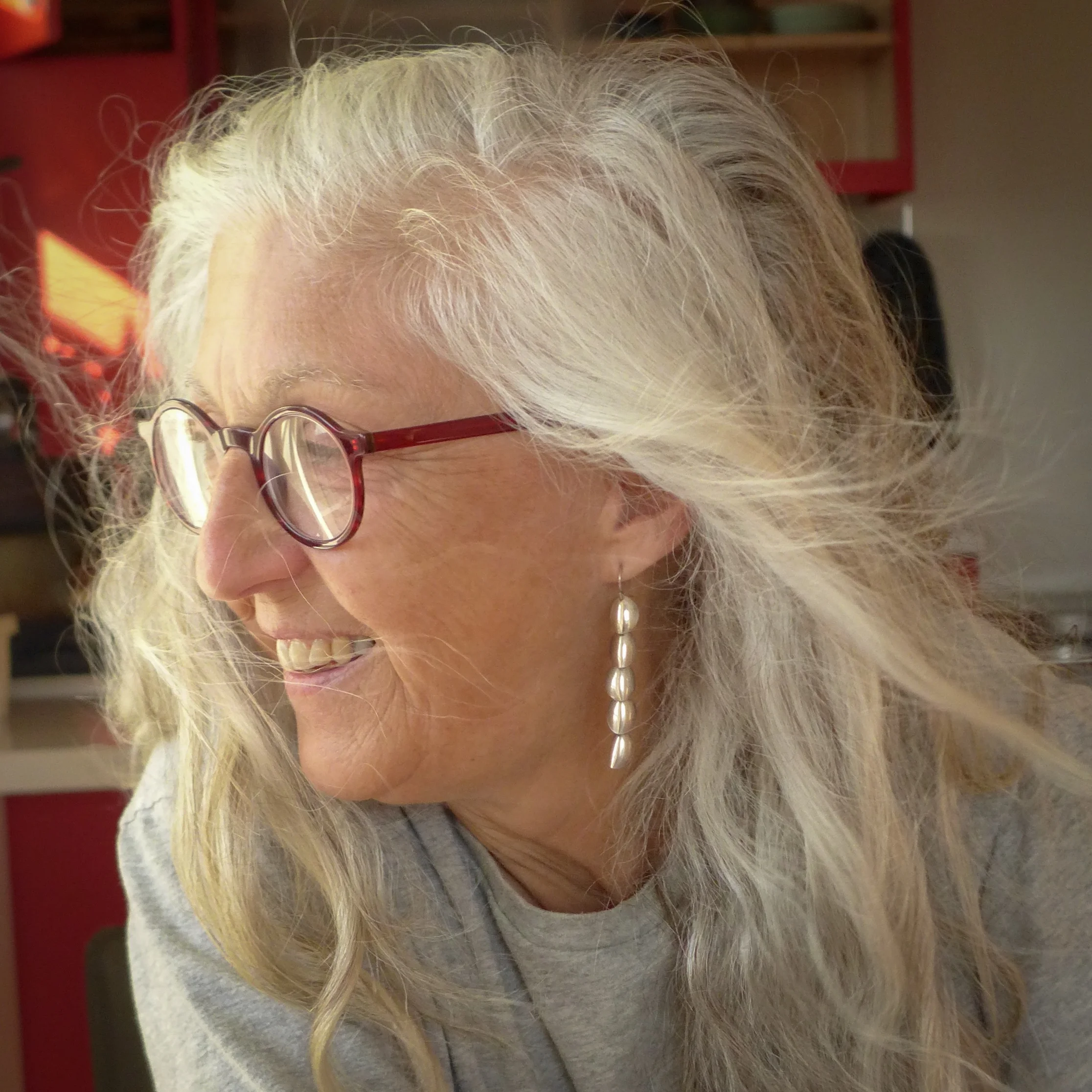 Pat Arnow “A Death in Chicago, 1972: Elisabeth Kübler-Ross and My Family” (Studio Art)