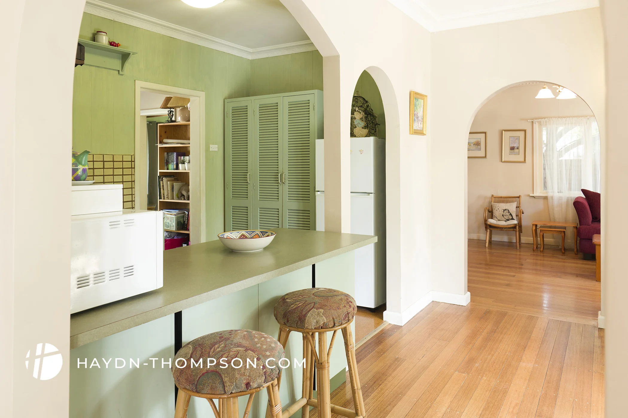 Interior photo of a retro style kitchen in Ringwood North, Melbourne, Australia