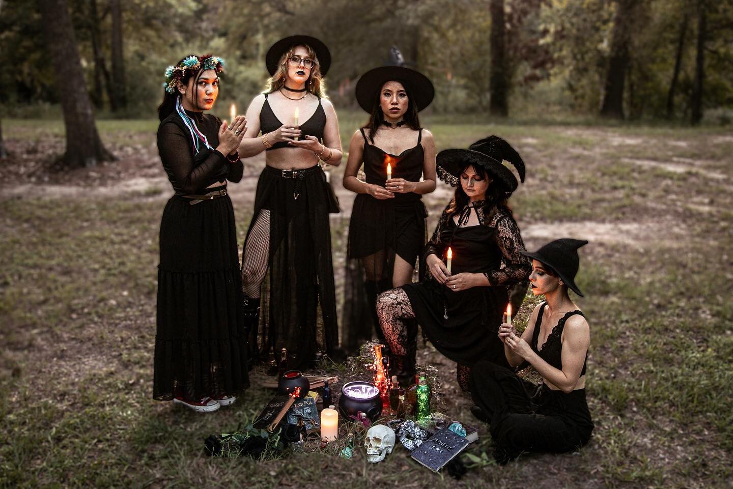 &lsquo;Tis the Season of the Witch 🔮 #witchvibes #halloween 
📸 @hannahsturphoto