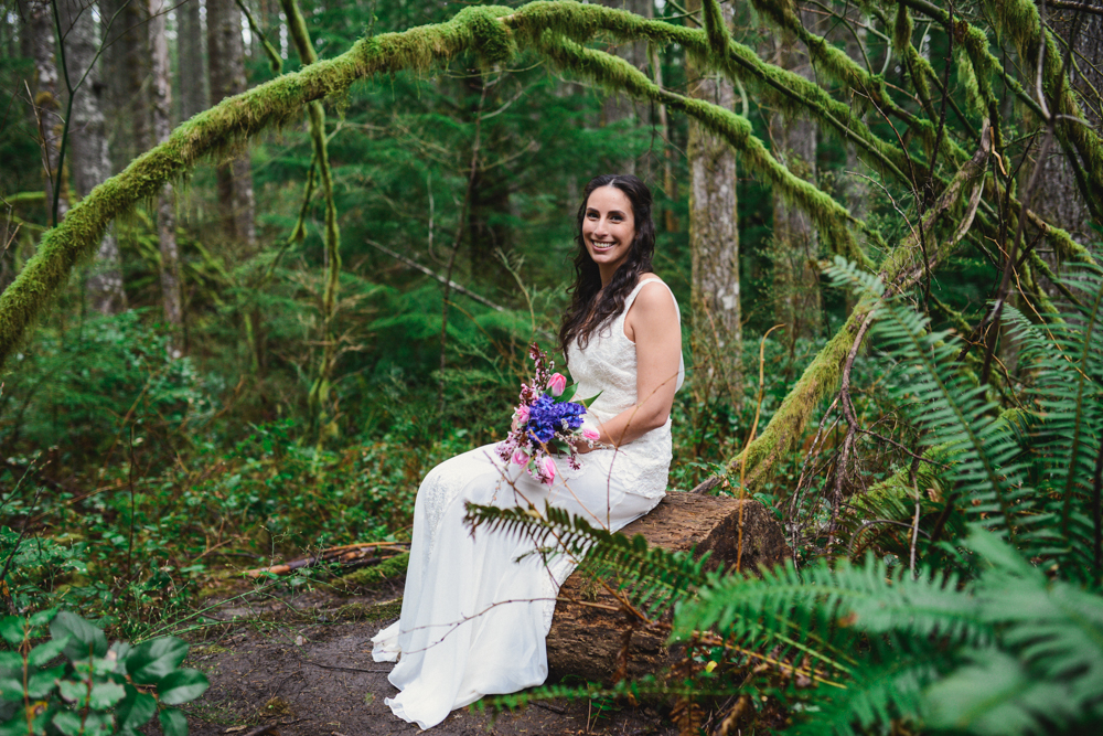 Rattlesnake Ledge WA Destination wedding -2.jpg