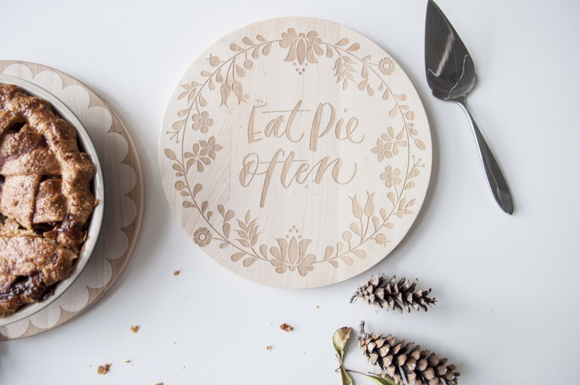 Christmas Cheers + Flavors! {Christmas Gift Guide}