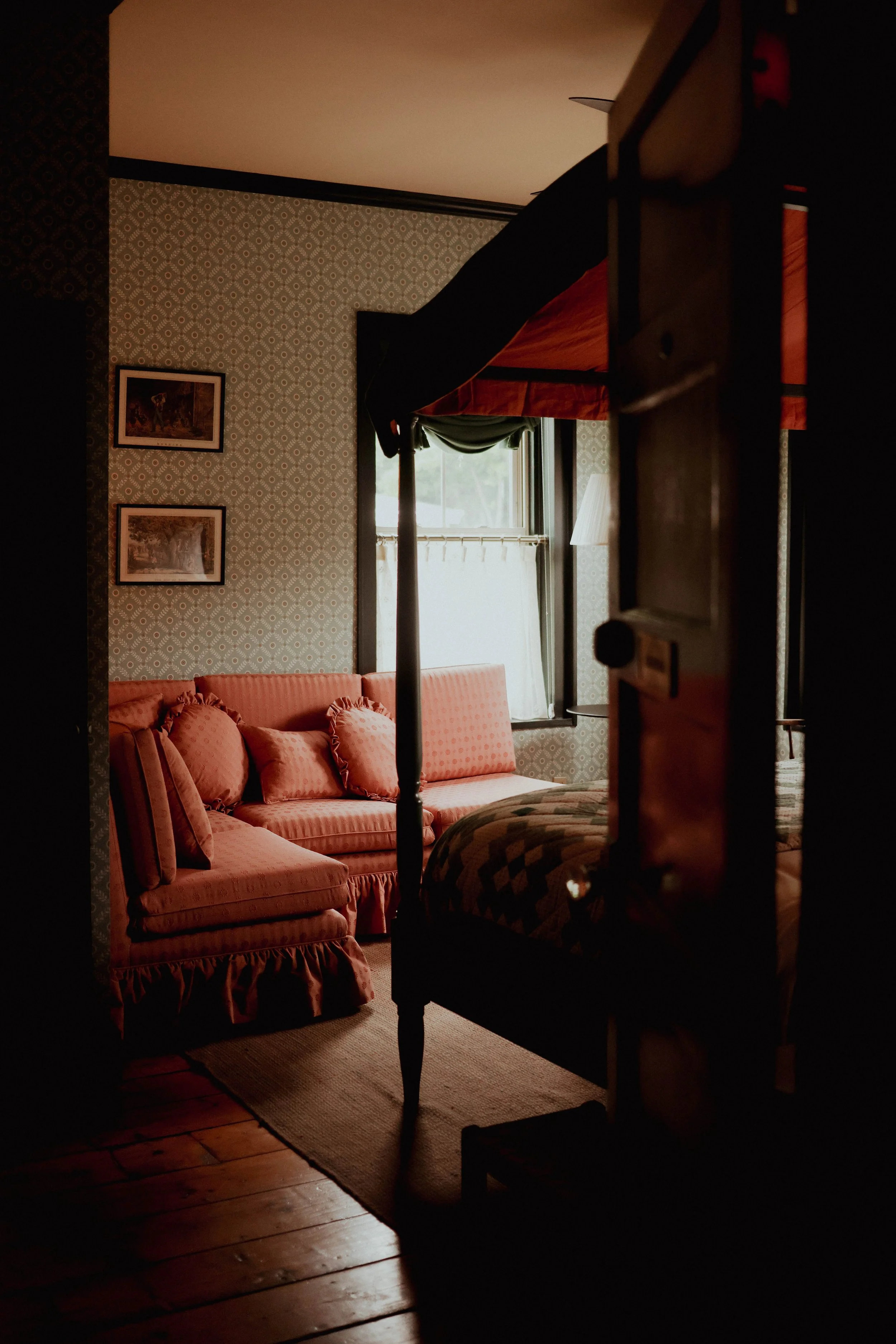 The Six Bells Countryside Inn: A Visit — folk