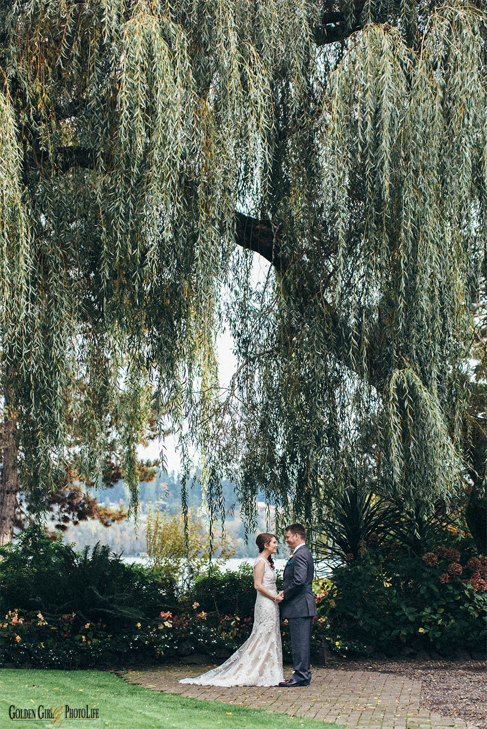 Kiana Lodge Poulsbo WA wedding first look